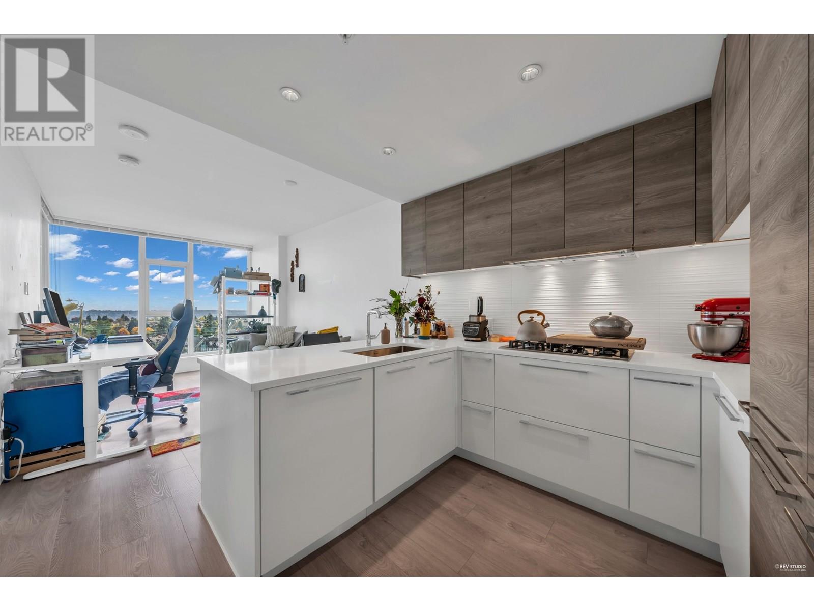 Photo 1 of 709 7303 Noble Lane, Burnaby BC