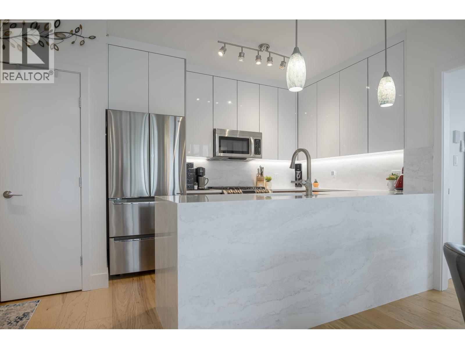 Photo 13 of 1202 280 Ross Drive, New Westminster BC