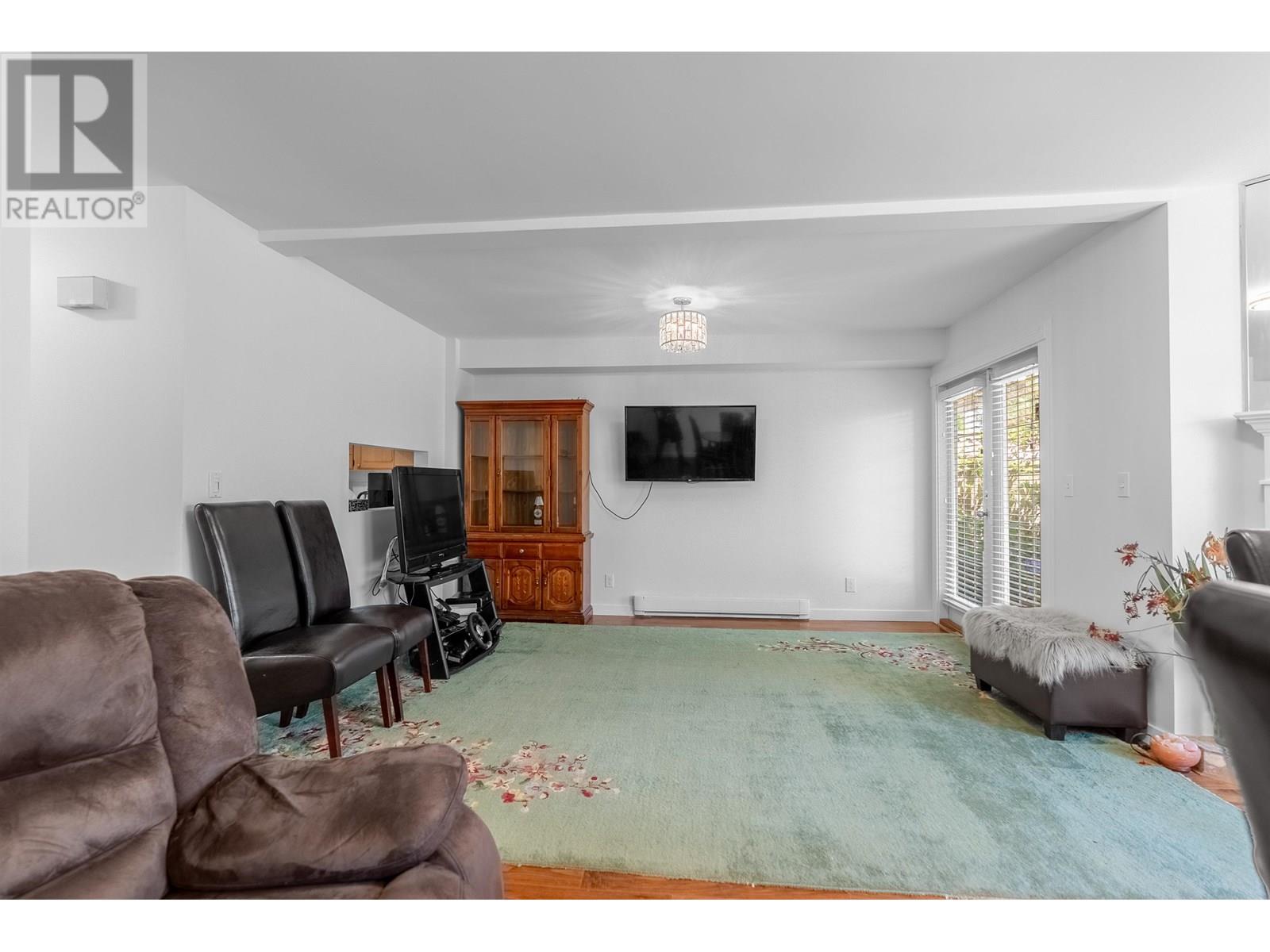 Photo 11 of 12 1872 Harbour Street, Port Coquitlam BC