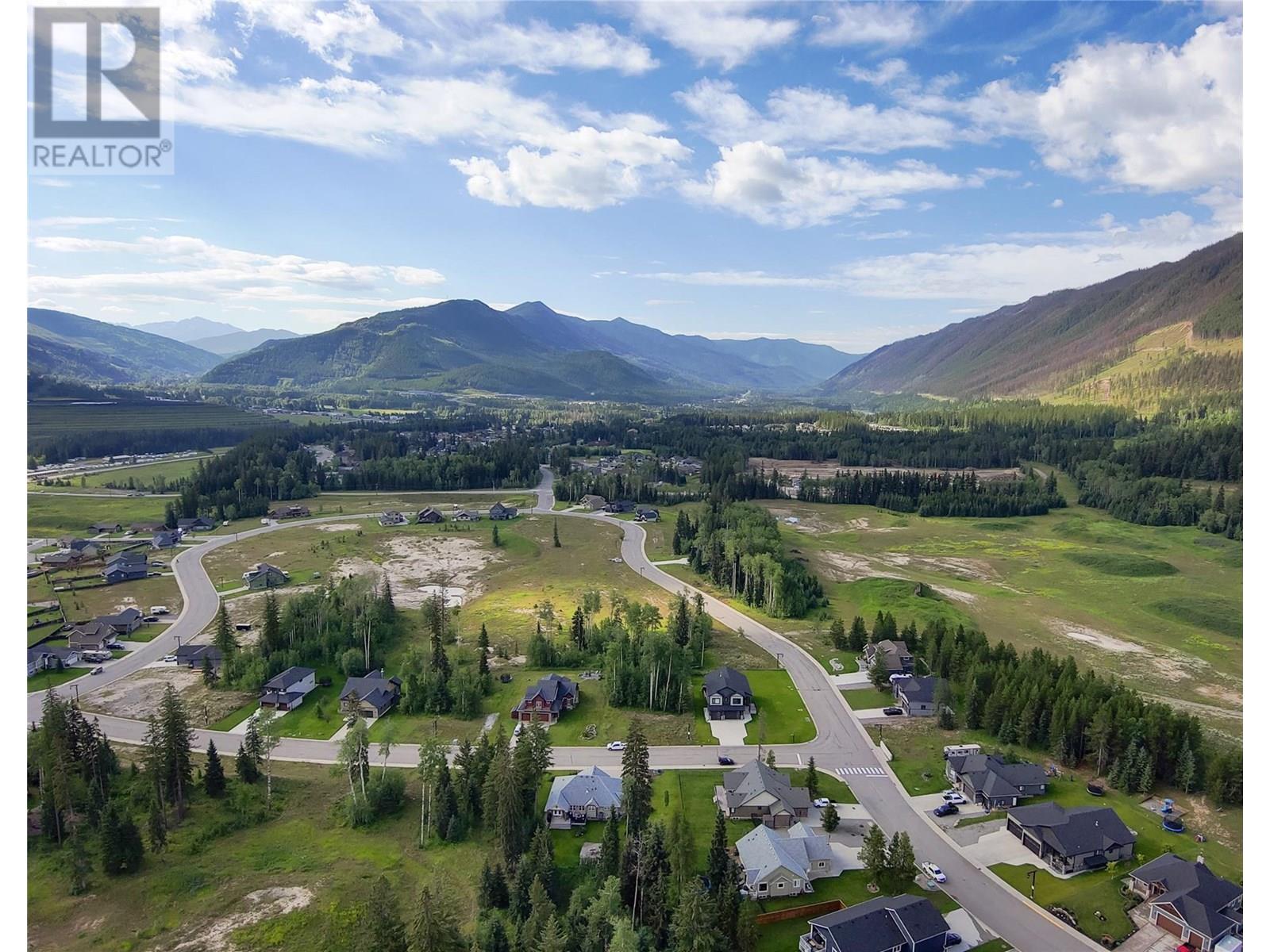 Photo 10 of 2273 Black Hawk Drive, Sparwood BC