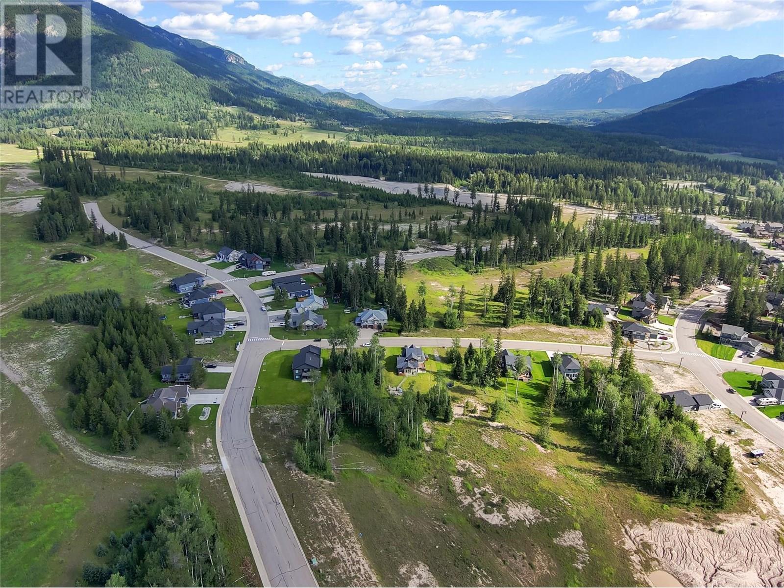 Photo 16 of 2273 Black Hawk Drive, Sparwood BC