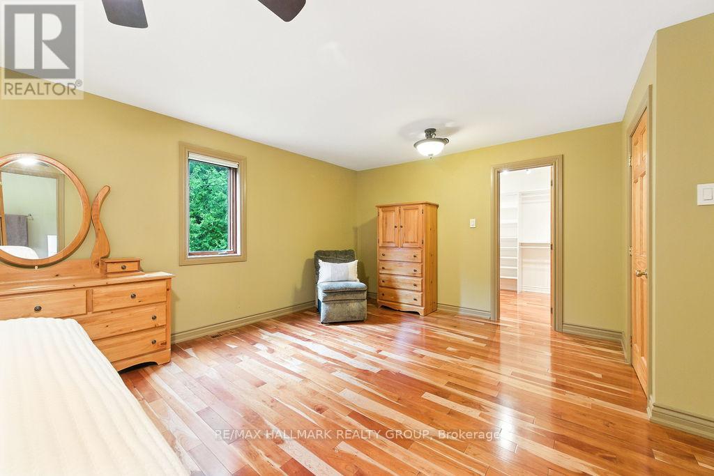 Photo 15 of 206 Deerwood Drive, Ottawa ON
