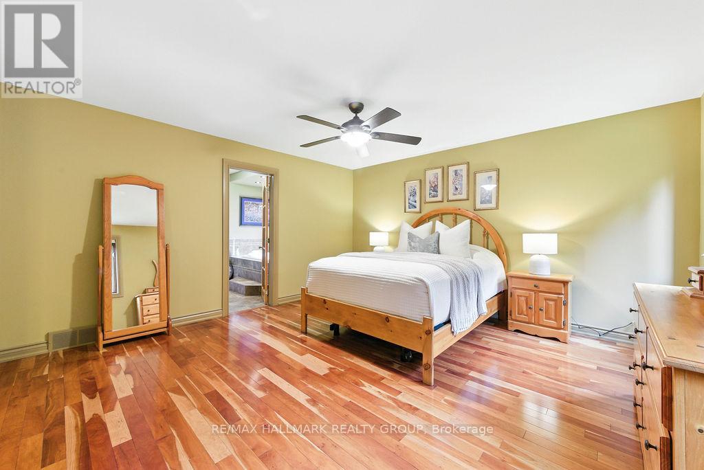 Photo 14 of 206 Deerwood Drive, Ottawa ON