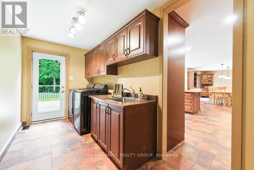 Photo 12 of 206 Deerwood Drive, Ottawa ON