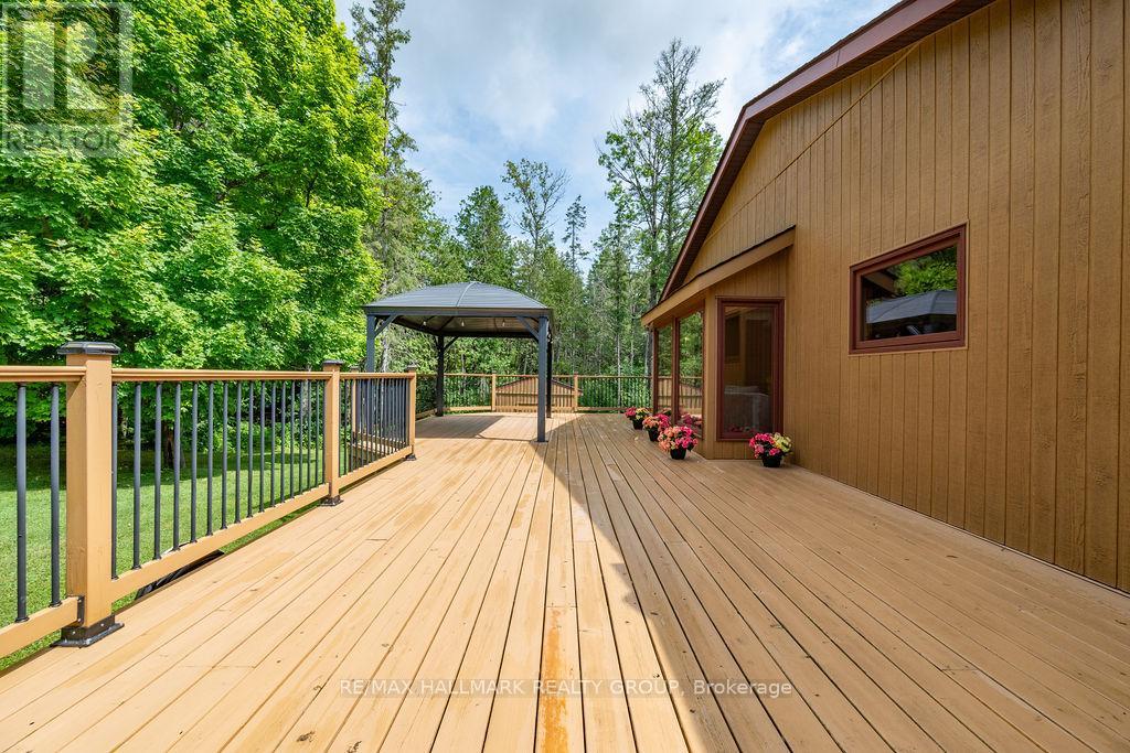 Photo 29 of 206 Deerwood Drive, Ottawa ON