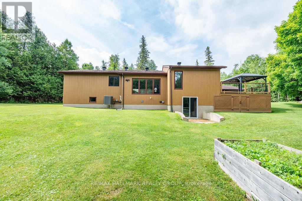 Photo 25 of 206 Deerwood Drive, Ottawa ON