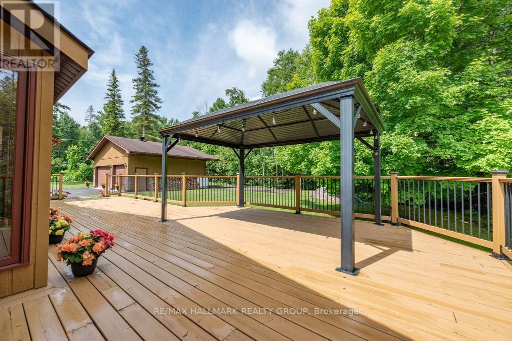 Photo 30 of 206 Deerwood Drive, Ottawa ON