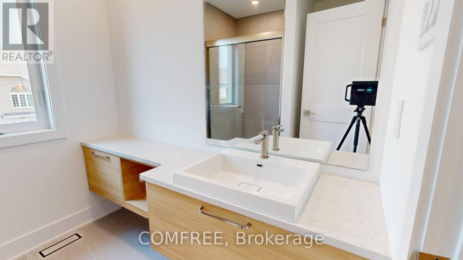 Photo 34 of 6584 Windsong Avenue, Ottawa ON