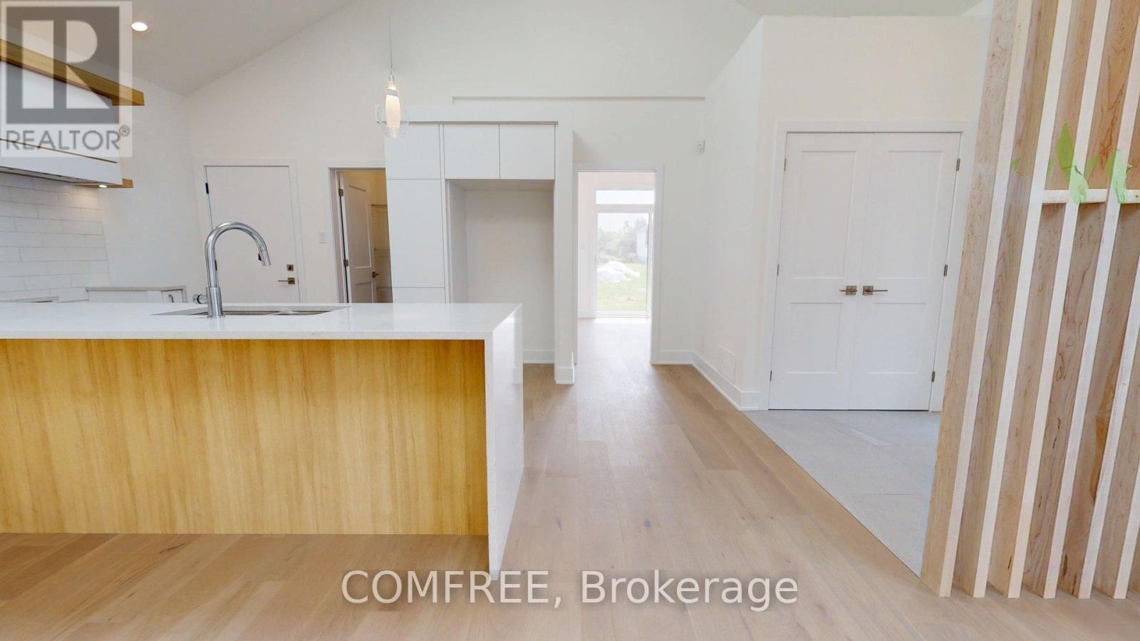 Photo 2 of 6584 Windsong Avenue, Ottawa ON