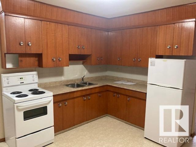 Photo 10 of 10742 106 St Nw, Edmonton AB