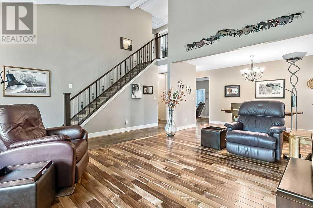 Single Family House for Sale in  Woodmont Crescent SW Woodbine Calgary 