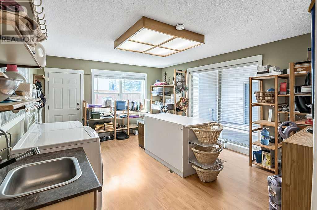 Single Family House for Sale in  Woodmont Crescent SW Woodbine Calgary 