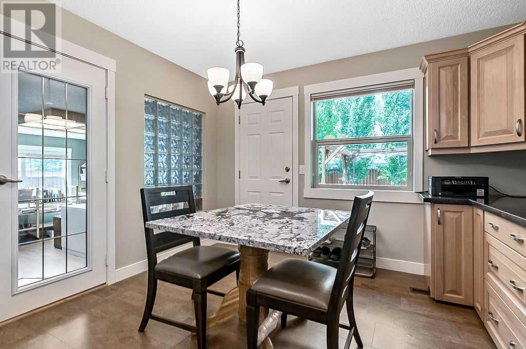 Single Family House for Sale in  Woodmont Crescent SW Woodbine Calgary 