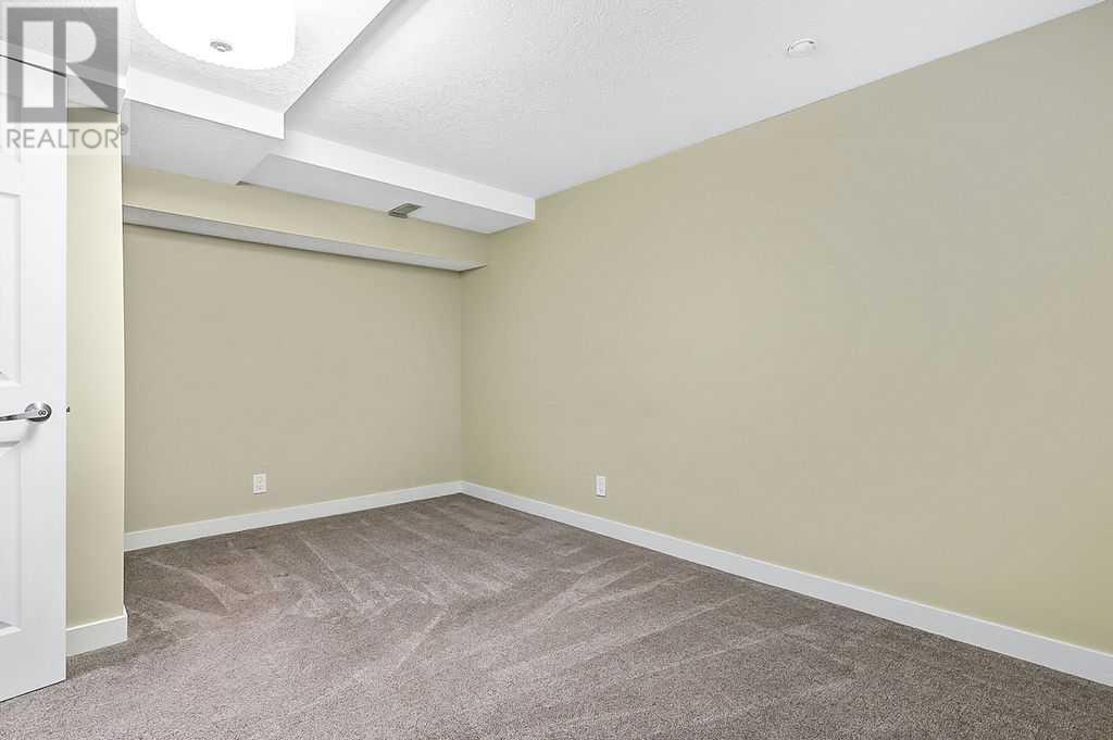 Single Family House for Sale in  Woodmont Crescent SW Woodbine Calgary 