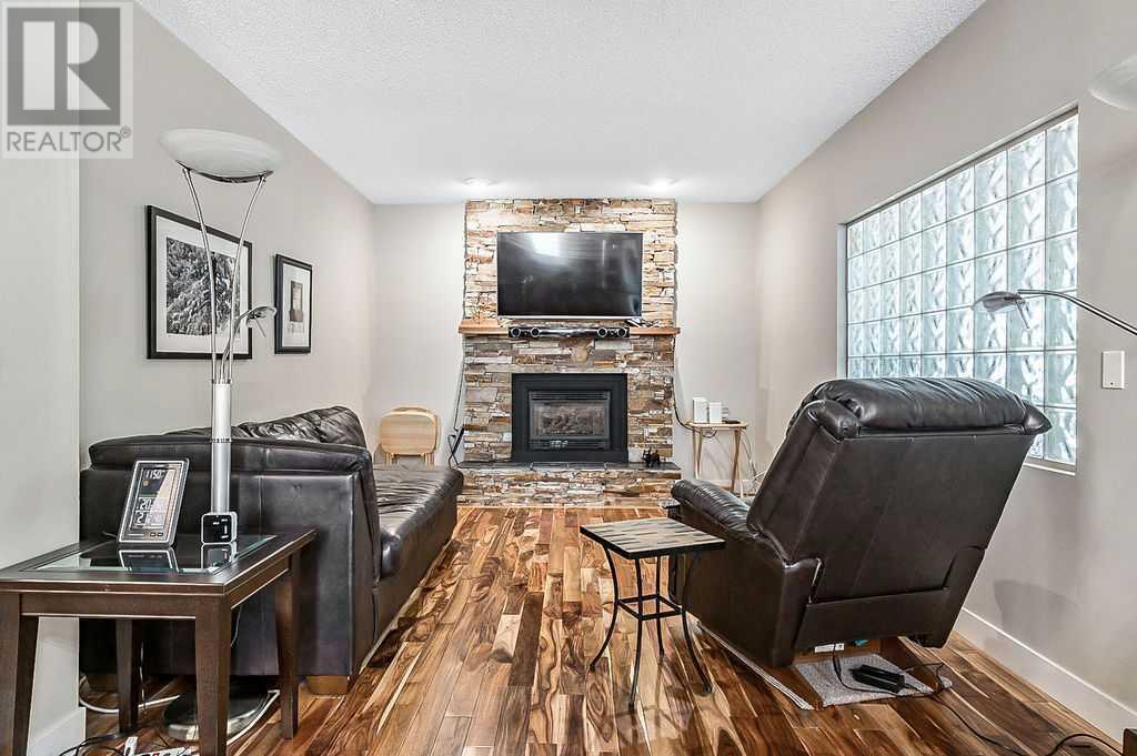 Single Family House for Sale in  Woodmont Crescent SW Woodbine Calgary 