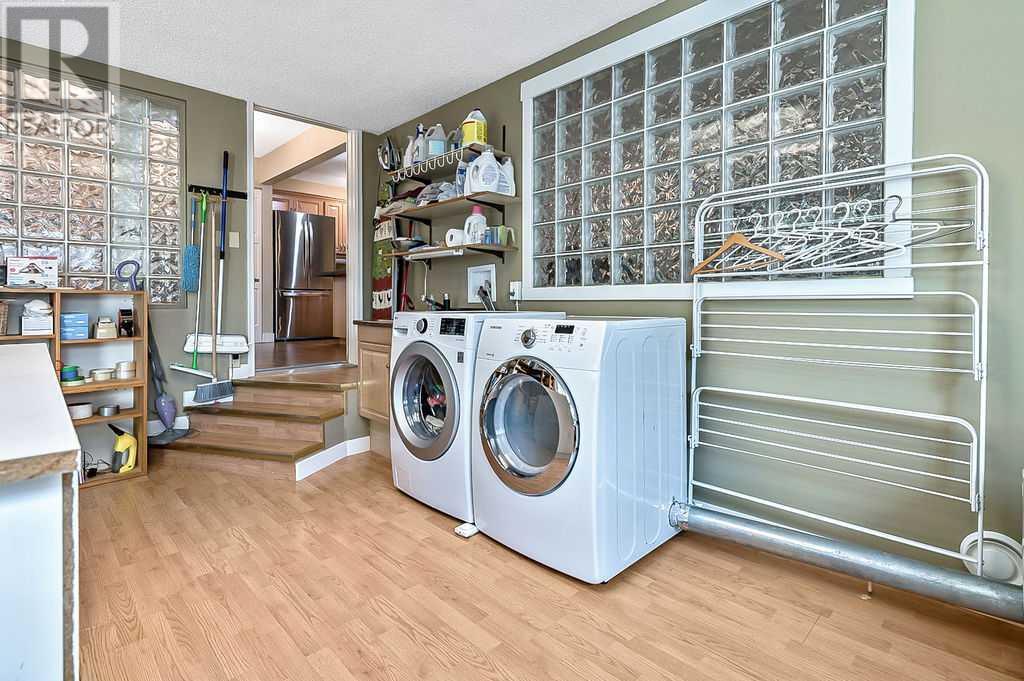 Single Family House for Sale in  Woodmont Crescent SW Woodbine Calgary 