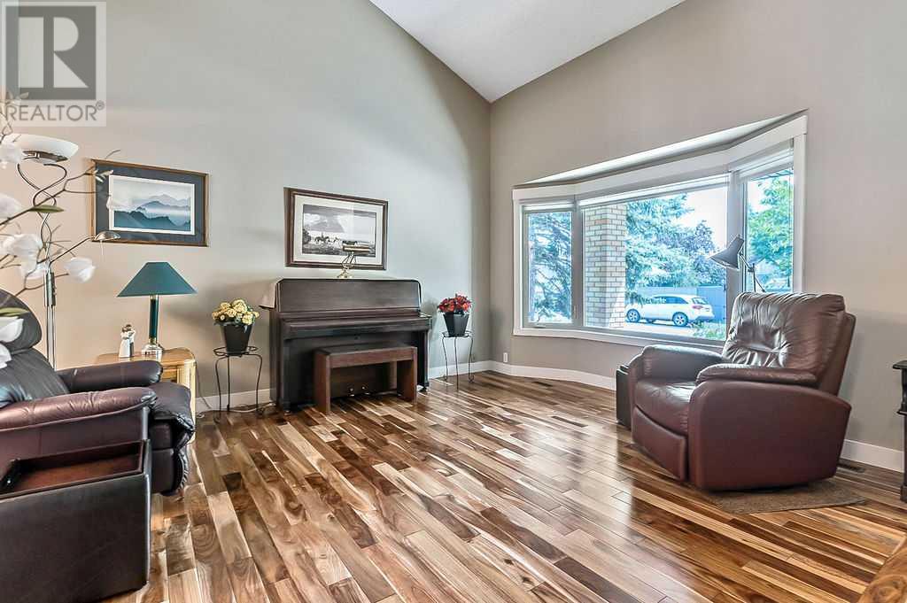 Single Family House for Sale in  Woodmont Crescent SW Woodbine Calgary 