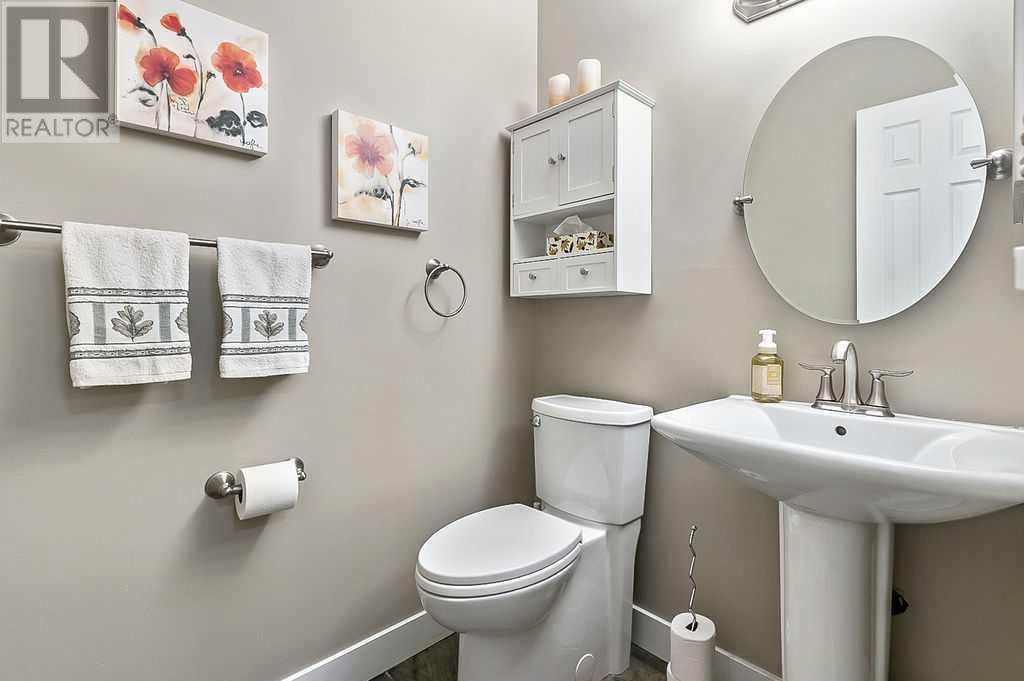 Single Family House for Sale in  Woodmont Crescent SW Woodbine Calgary 