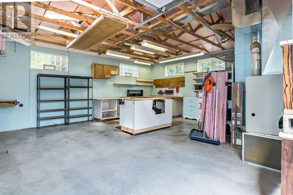 Single Family House for Sale in  Woodmont Crescent SW Woodbine Calgary 