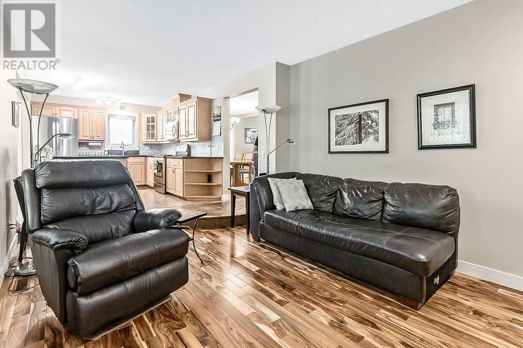Single Family House for Sale in  Woodmont Crescent SW Woodbine Calgary 