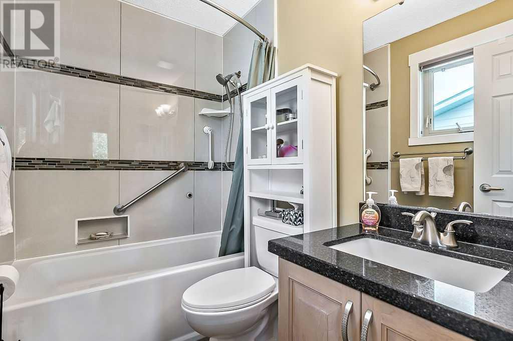 Single Family House for Sale in  Woodmont Crescent SW Woodbine Calgary 