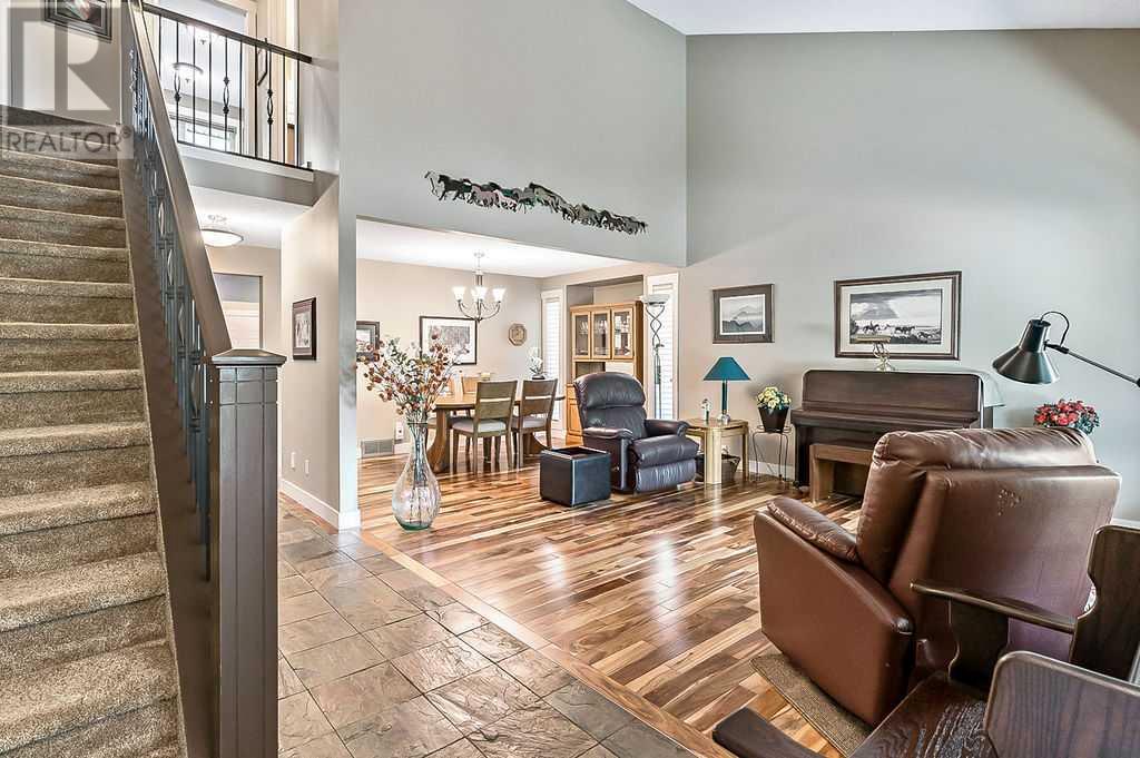 Single Family House for Sale in  Woodmont Crescent SW Woodbine Calgary 