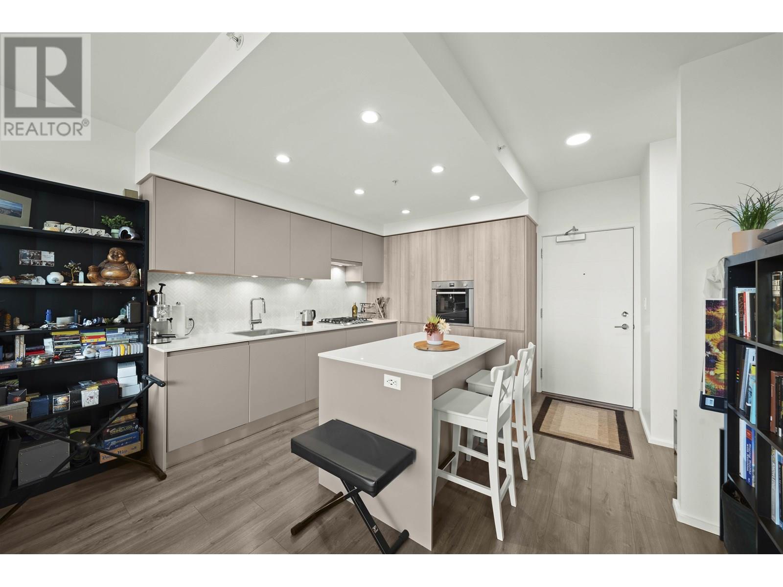 Photo 12 of 1509 3833 Evergreen Place, Burnaby BC