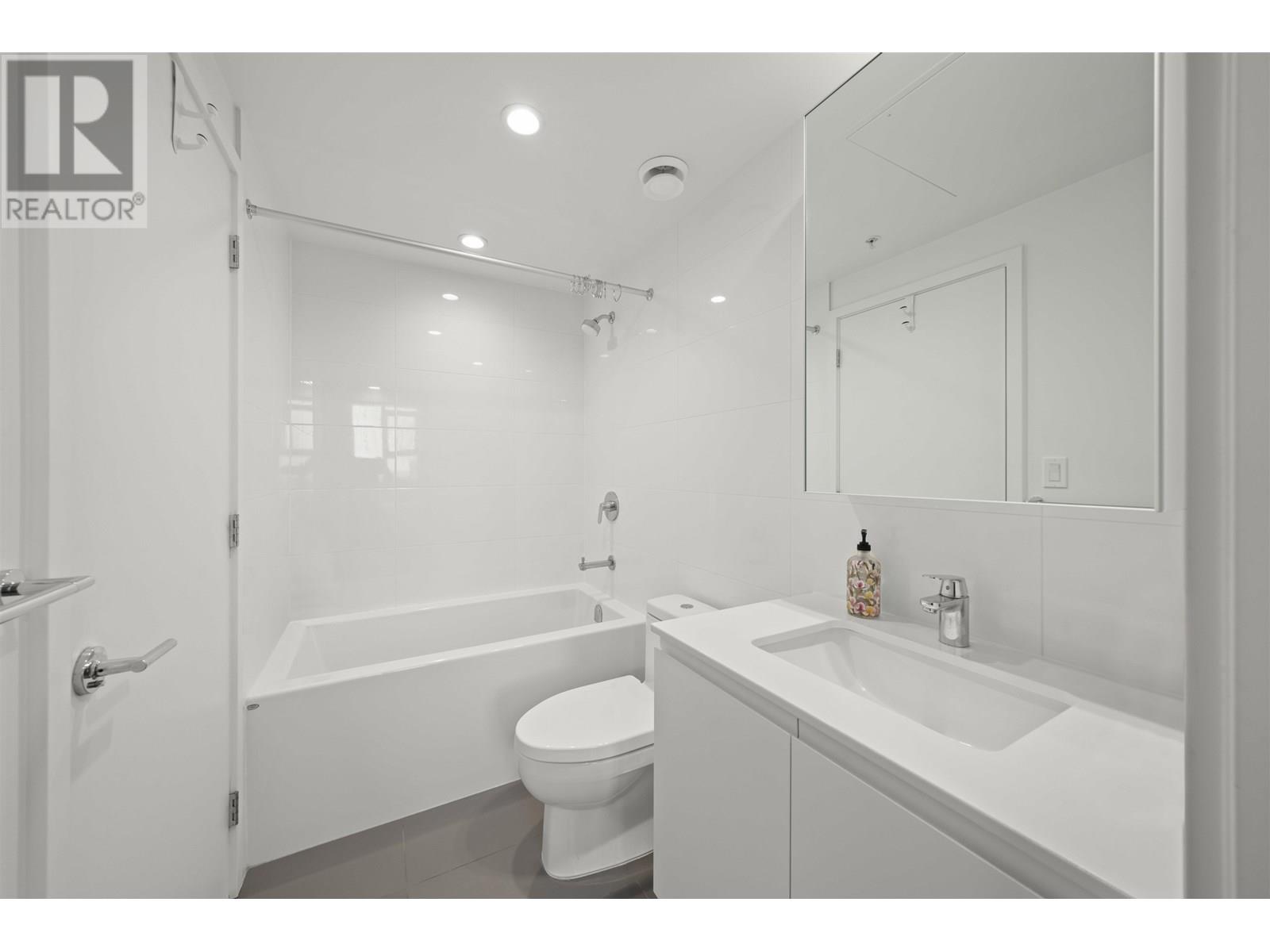 Photo 31 of 1509 3833 Evergreen Place, Burnaby BC