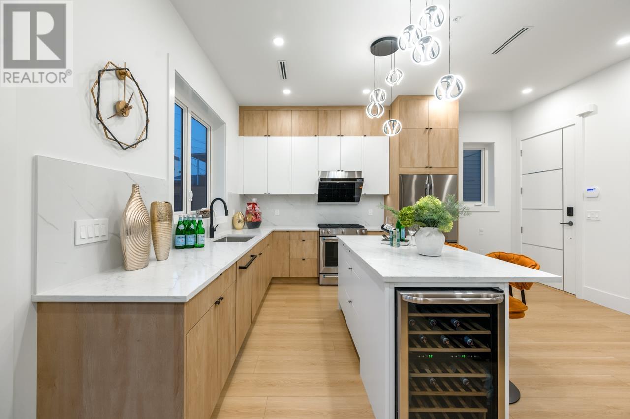 Photo 35 of 1 2124 Renfrew Street, Vancouver BC