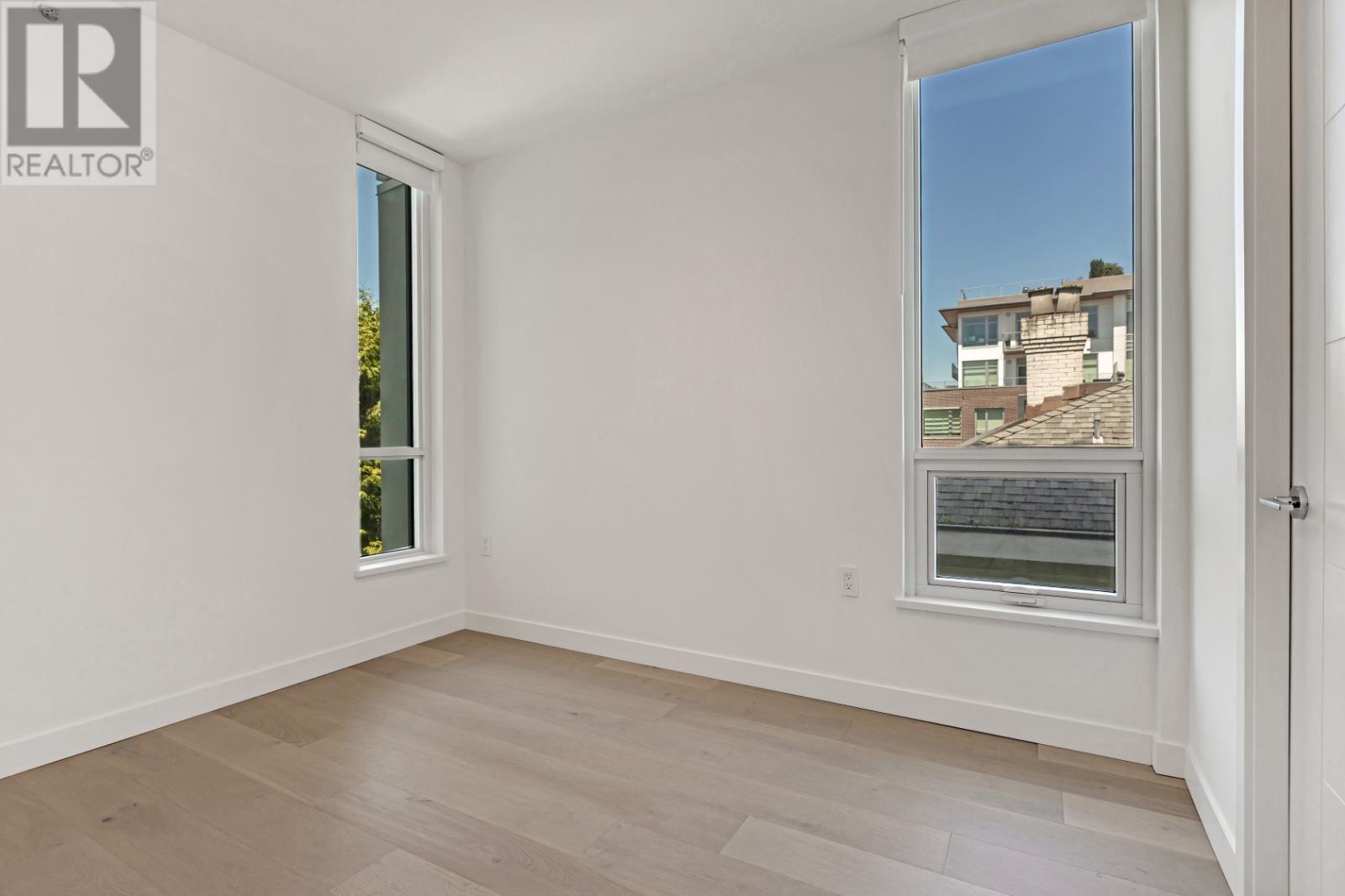 Photo 15 of 302 4240 Cambie Street, Vancouver BC