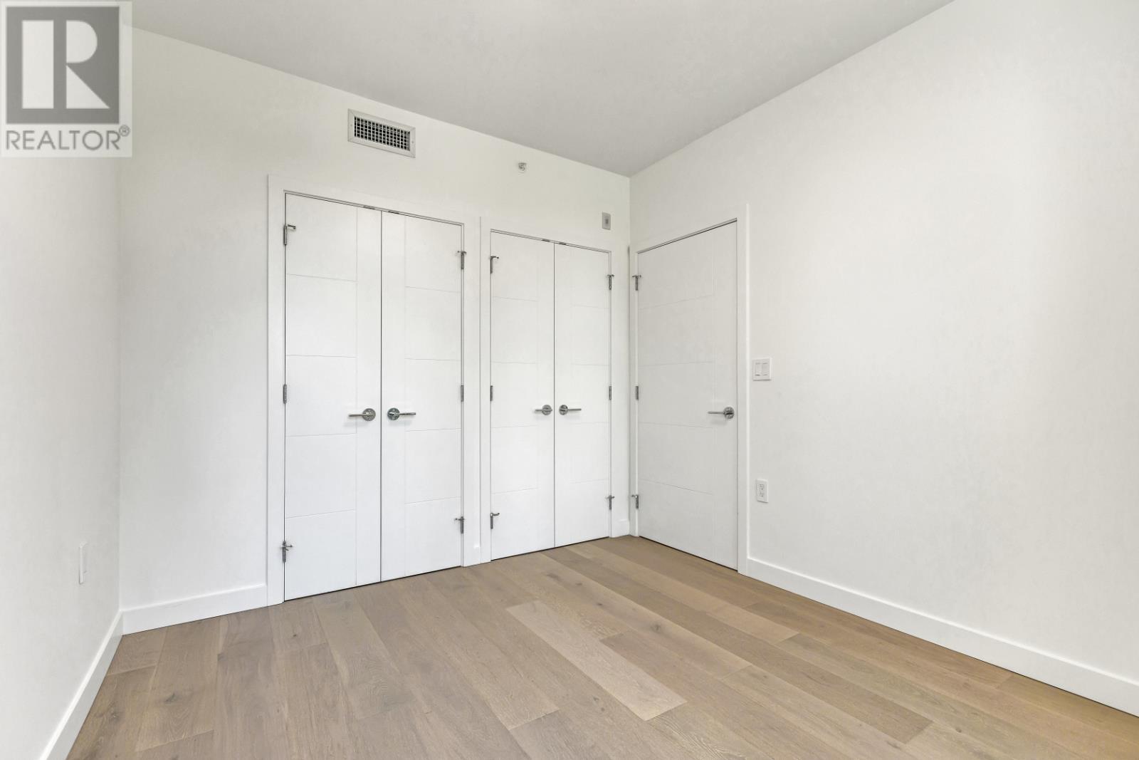 Photo 17 of 302 4240 Cambie Street, Vancouver BC