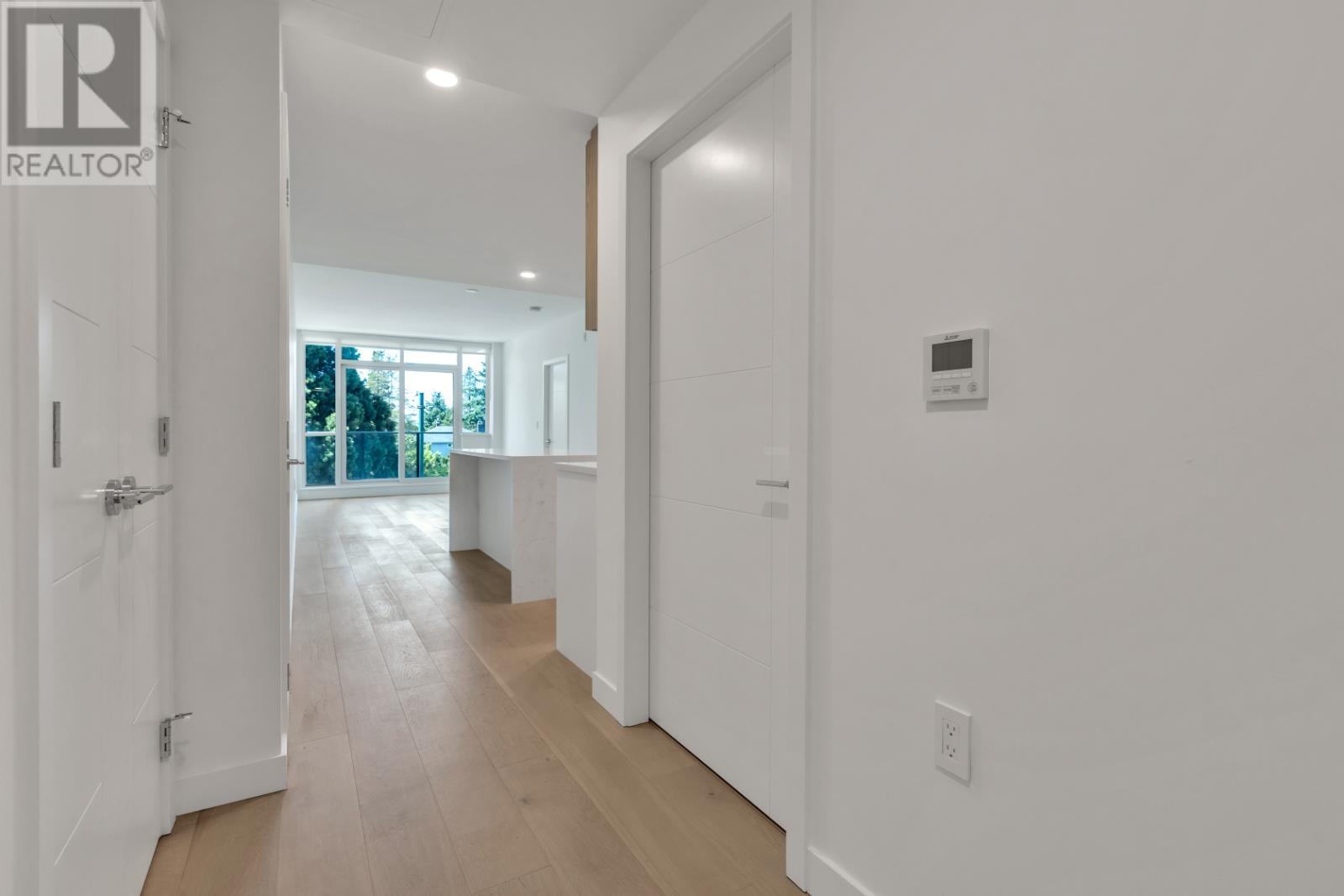 Photo 6 of 302 4240 Cambie Street, Vancouver BC