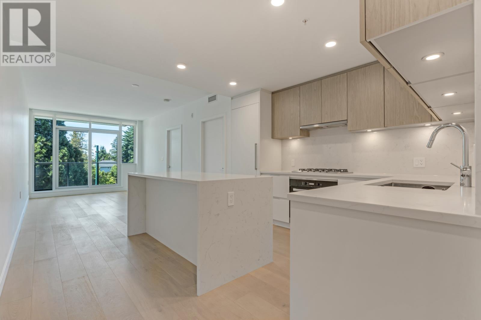 Photo 7 of 302 4240 Cambie Street, Vancouver BC