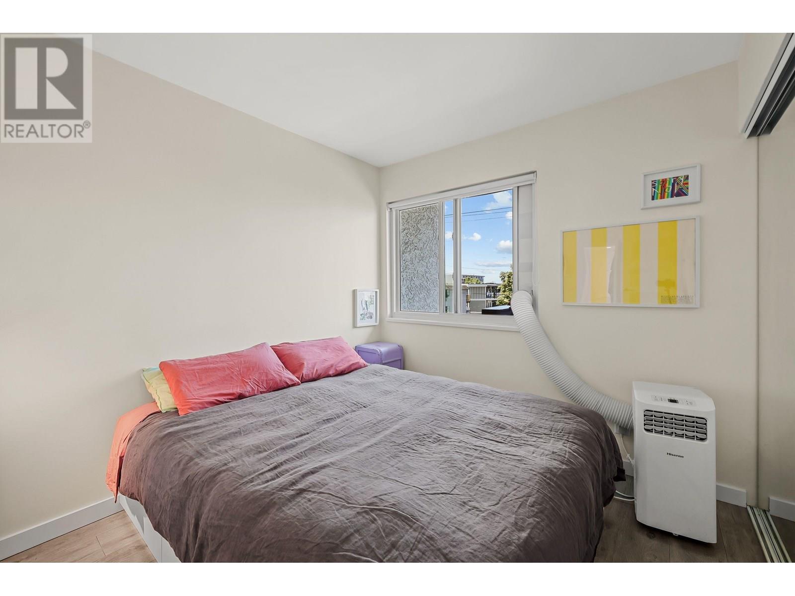 Photo 10 of 401 16 Lakewood Drive, Vancouver BC