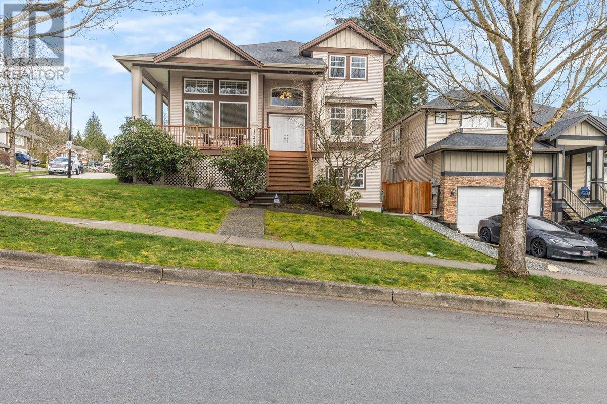 Photo 2 of 13238 237 A Street, Maple Ridge BC