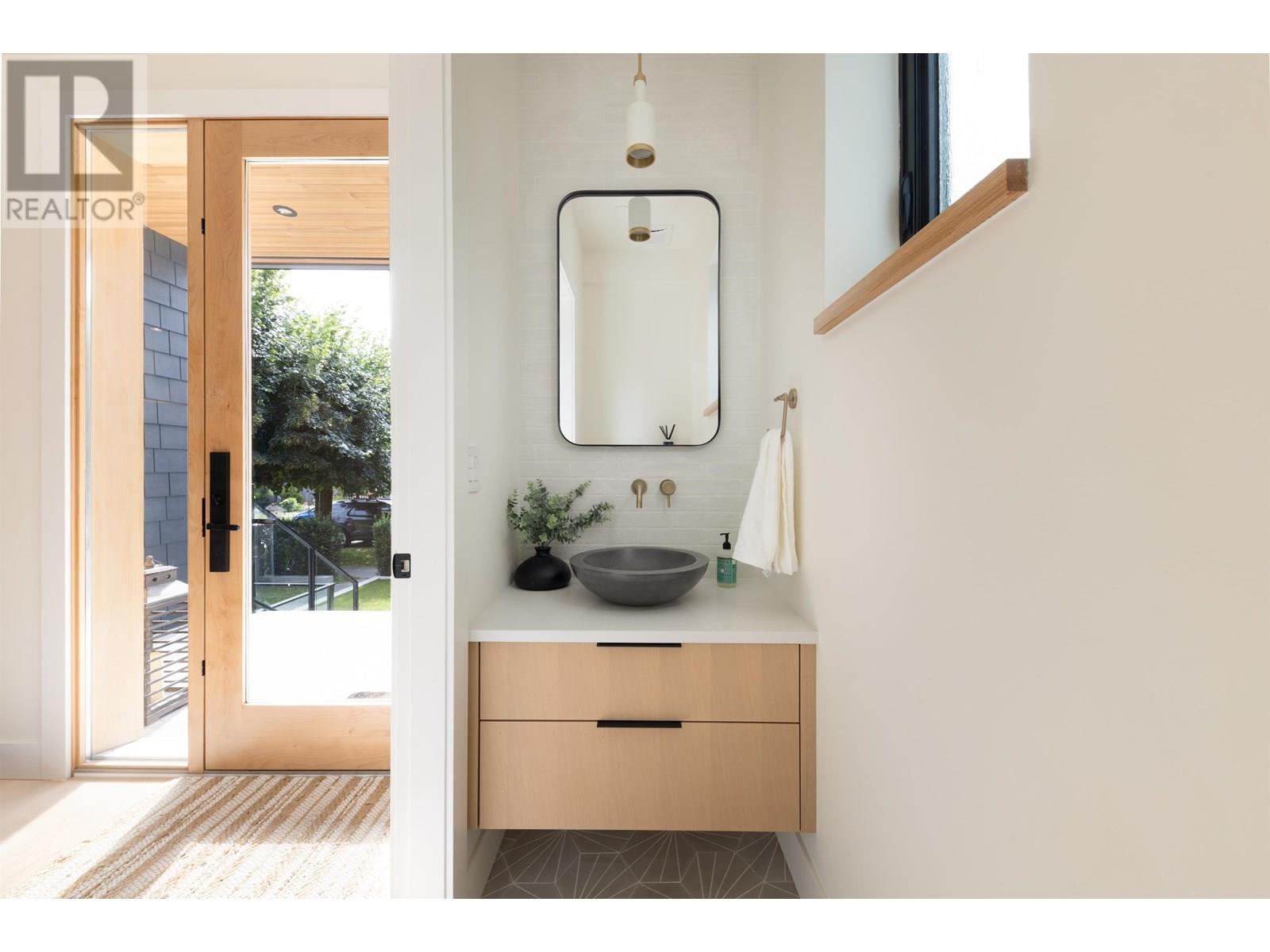 Photo 10 of 4626 Windsor Street, Vancouver BC