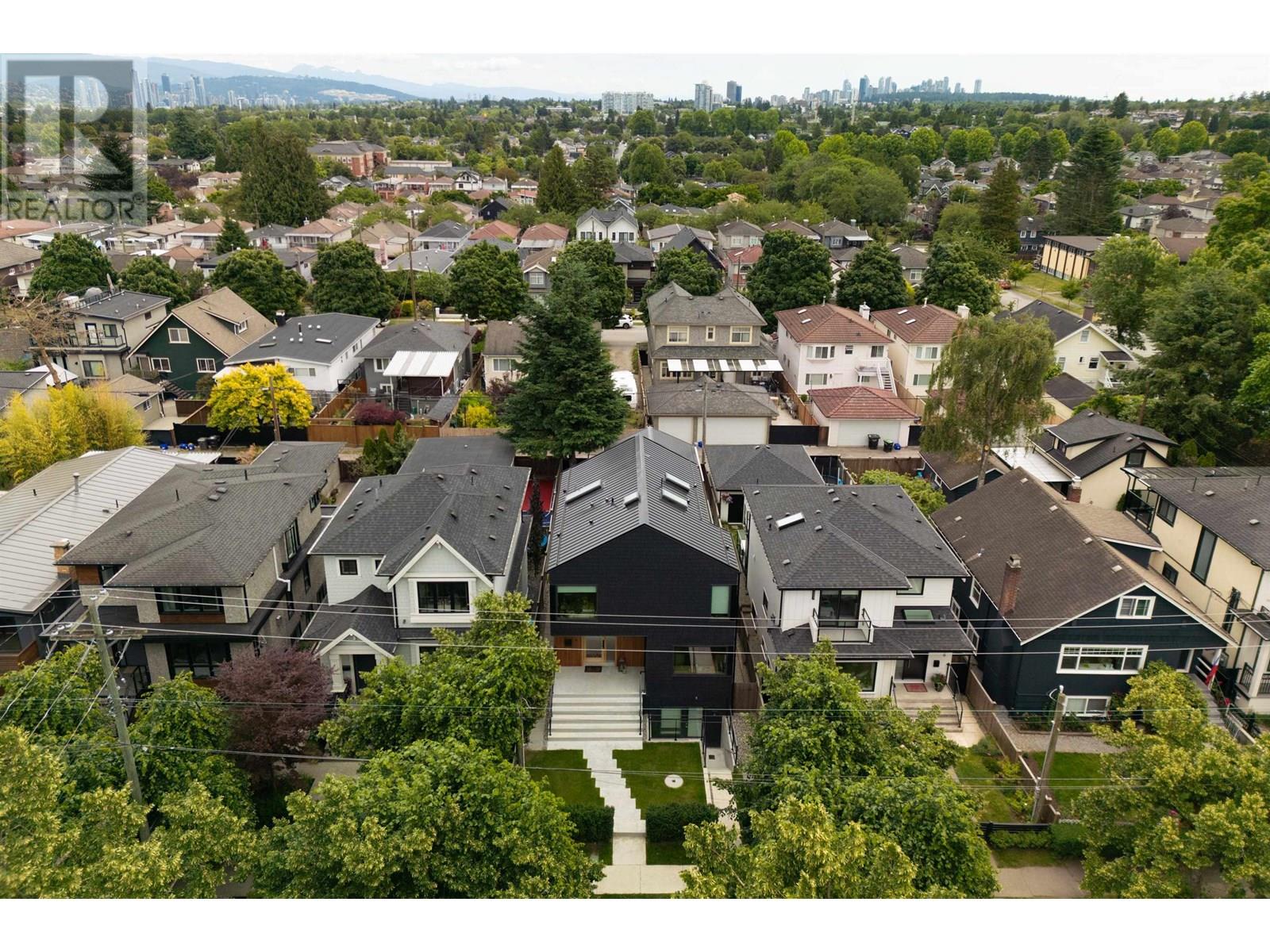 Photo 7 of 4626 Windsor Street, Vancouver BC