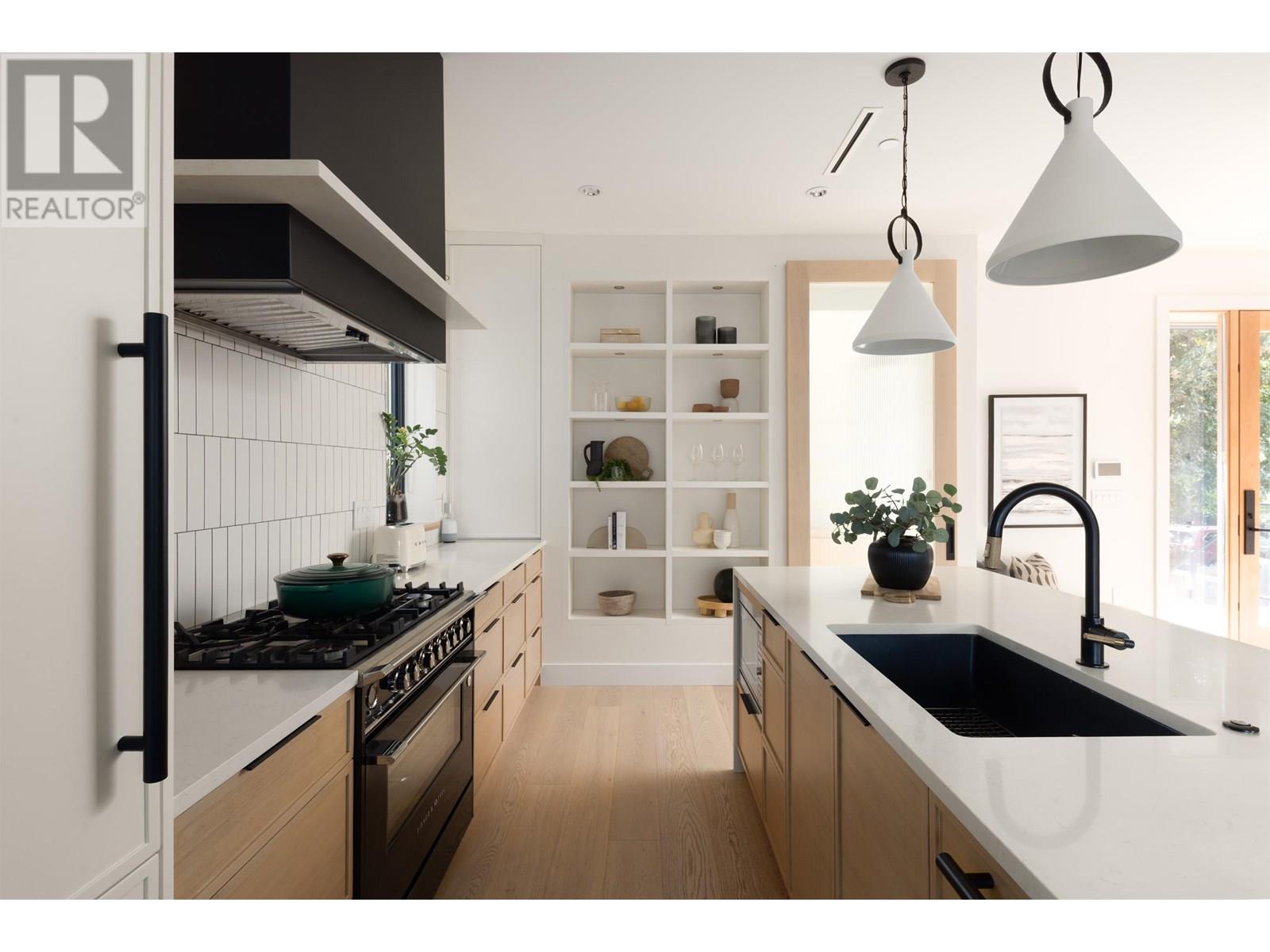 Photo 22 of 4626 Windsor Street, Vancouver BC