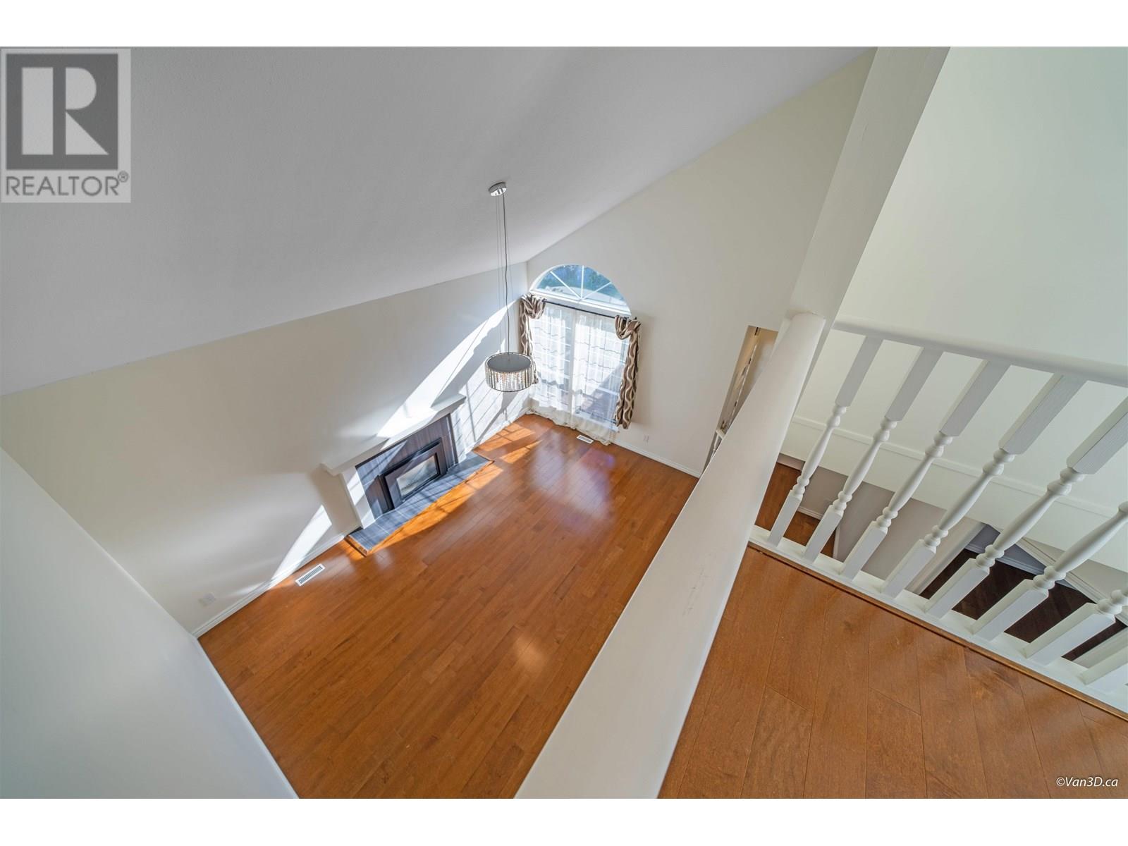 Photo 10 of 1072 Clements Avenue, North Vancouver BC