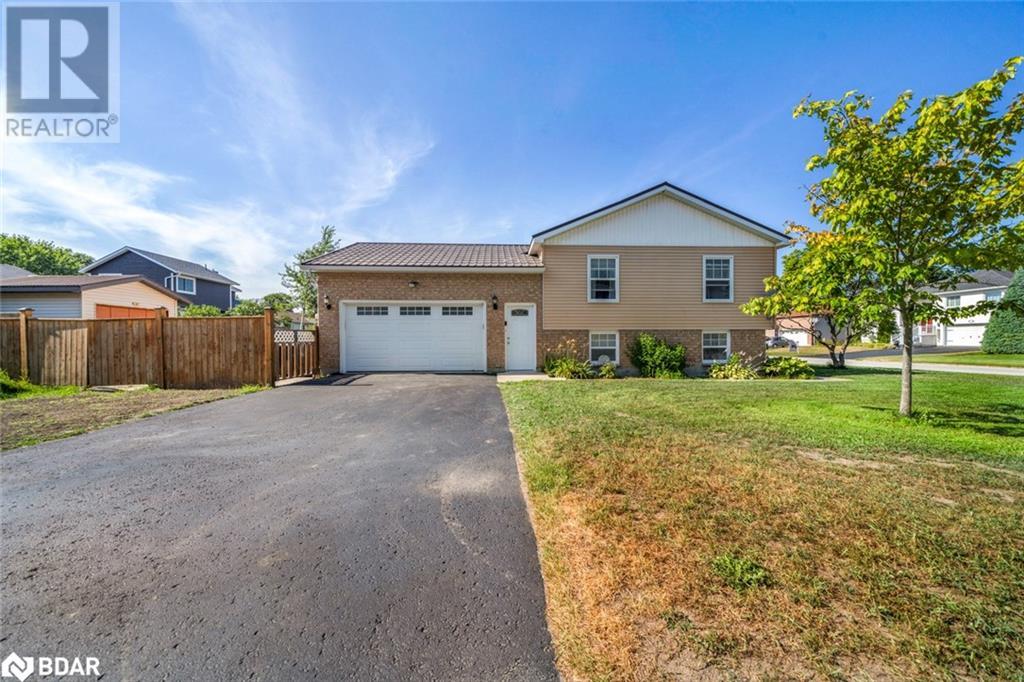 Photo 15 of 62 Riverdale Drive, Wasaga Beach ON