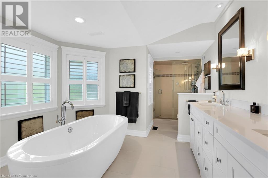Photo 27 of 3623 Glen Elgin Drive, Lincoln ON