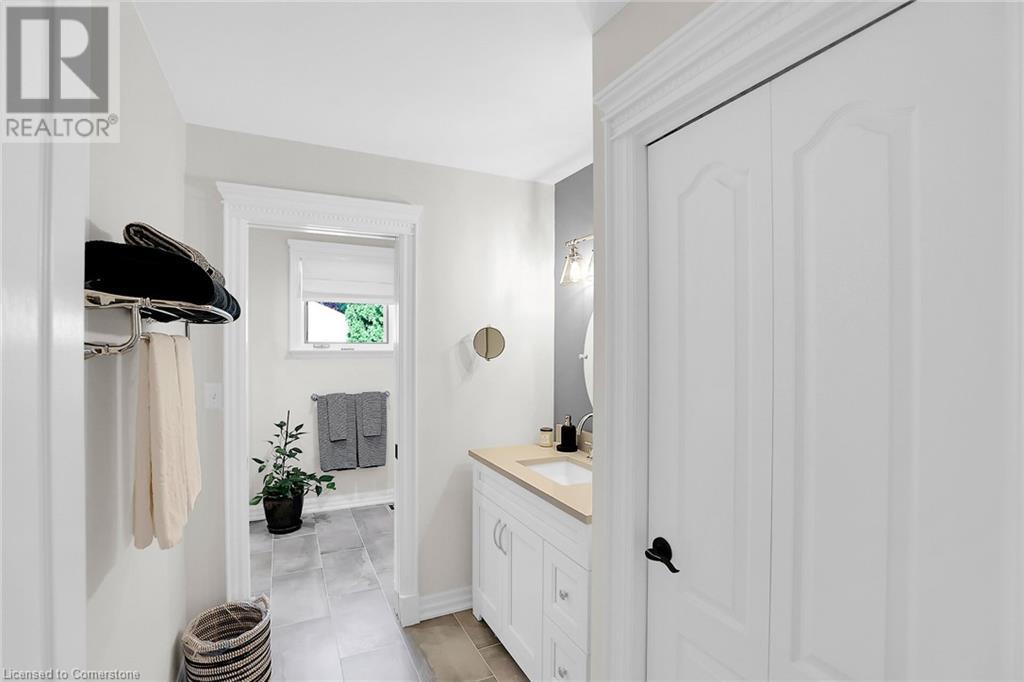 Photo 24 of 3623 Glen Elgin Drive, Lincoln ON
