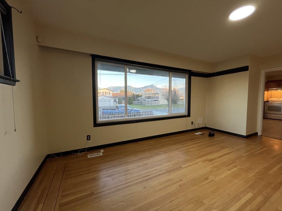 Photo 3 of 9215 Charles Street Chilliwack Proper East, Chilliwack BC
