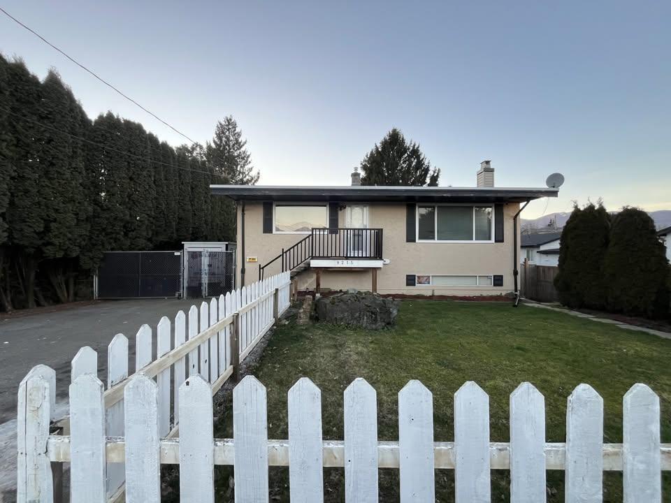 Photo 18 of 9215 Charles Street Chilliwack Proper East, Chilliwack BC
