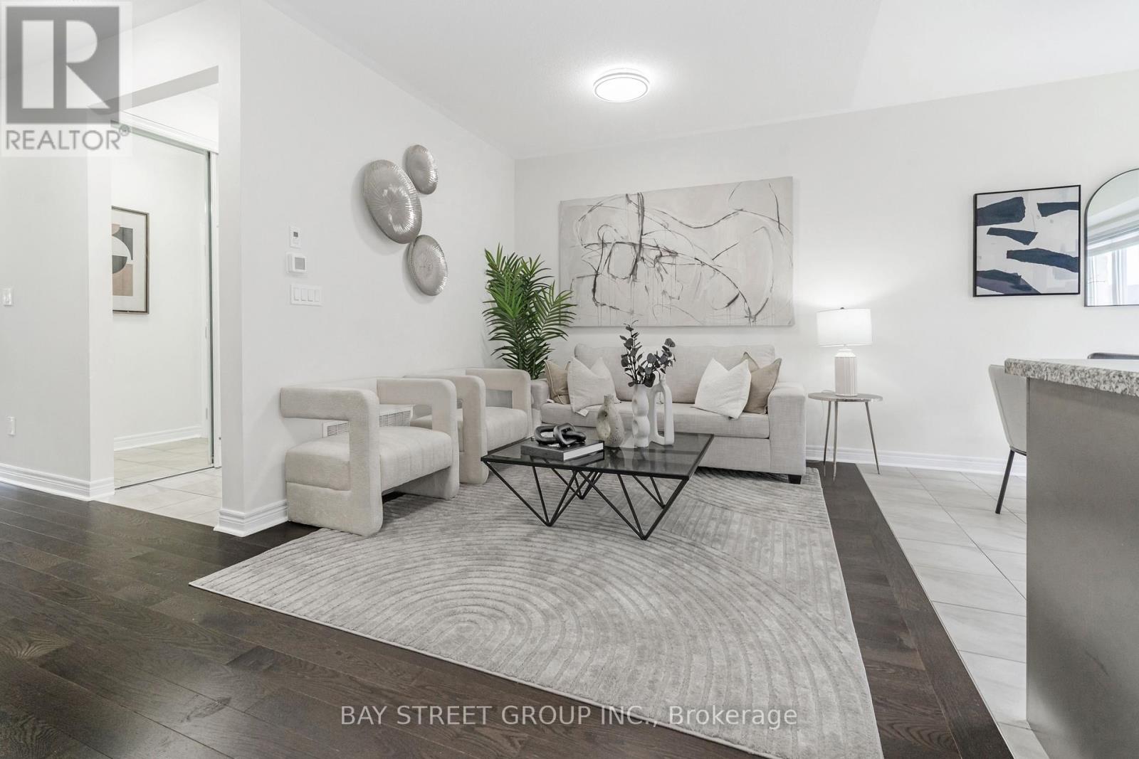 Photo 11 of 2487 Hibiscus Drive, Pickering ON