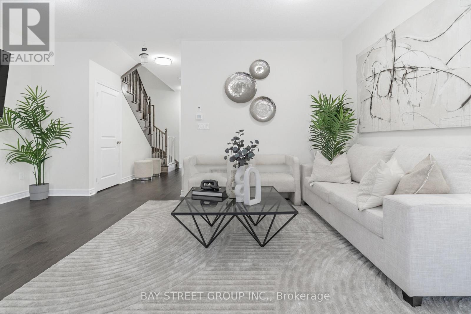 Photo 12 of 2487 Hibiscus Drive, Pickering ON