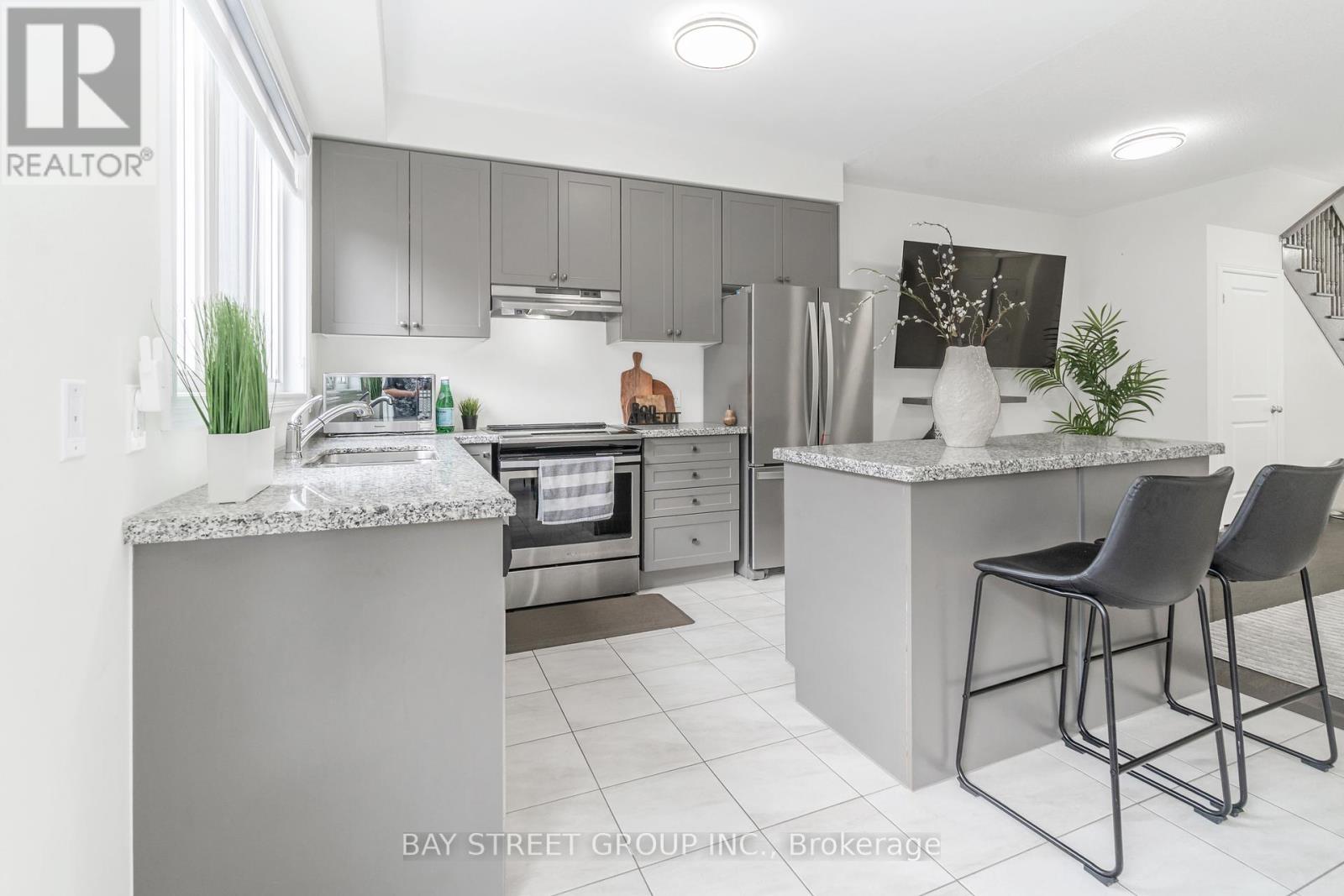 Photo 18 of 2487 Hibiscus Drive, Pickering ON