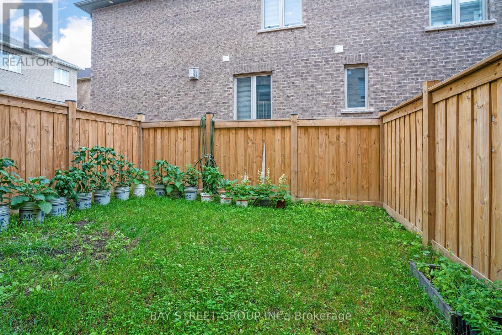 Photo 34 of 2487 Hibiscus Drive, Pickering ON