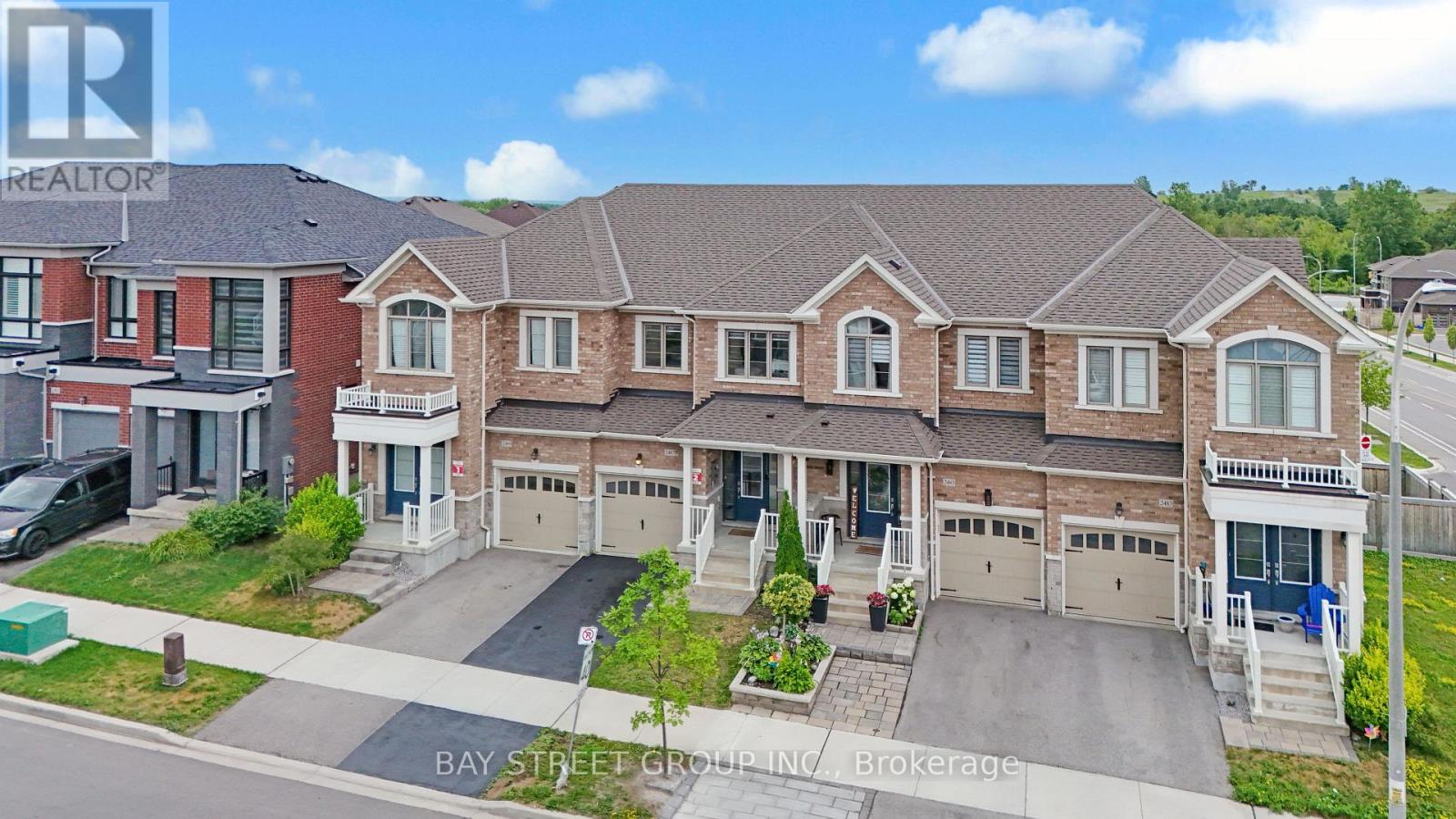 Photo 4 of 2487 Hibiscus Drive, Pickering ON