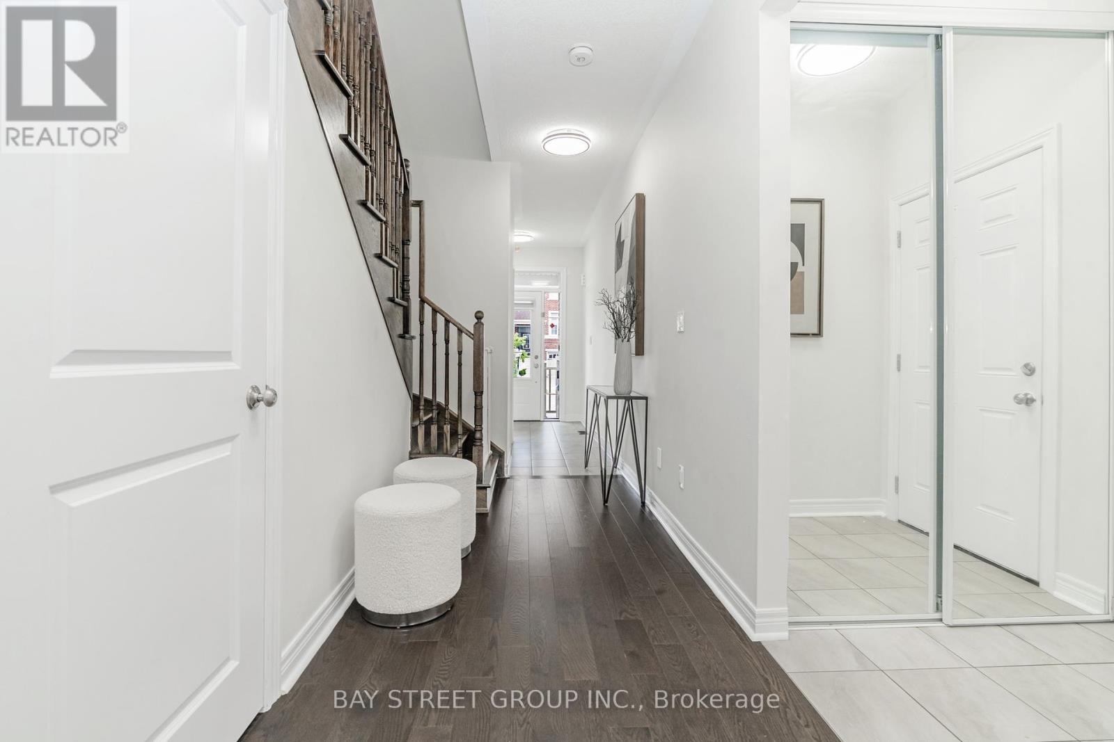 Photo 7 of 2487 Hibiscus Drive, Pickering ON